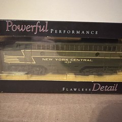 HO MRC Platinum Series New York Central F7A Powered Diesel Locomotive NYC #1650