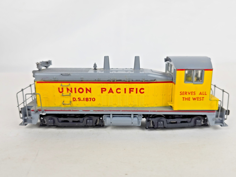 Athearn Union Pacific 1870A EMD TR5 Cow HO RTR 1:87 Scale (4Y)