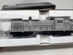 HO ATLAS 8450 ALCO RS-3 LOCOMOTIVE UNDECORATED NOS