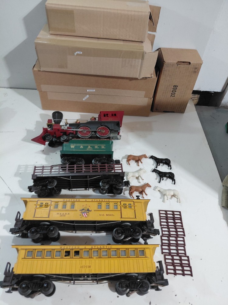 Lionel Train O Gauge Model Railroad Post War The General Passenger Set w/Whistle