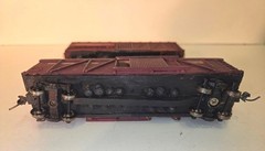 Vintage HO / IHC NEW HAVEN 2-8-0 Consolidation Locomotive & Tender w/ (4) Cars