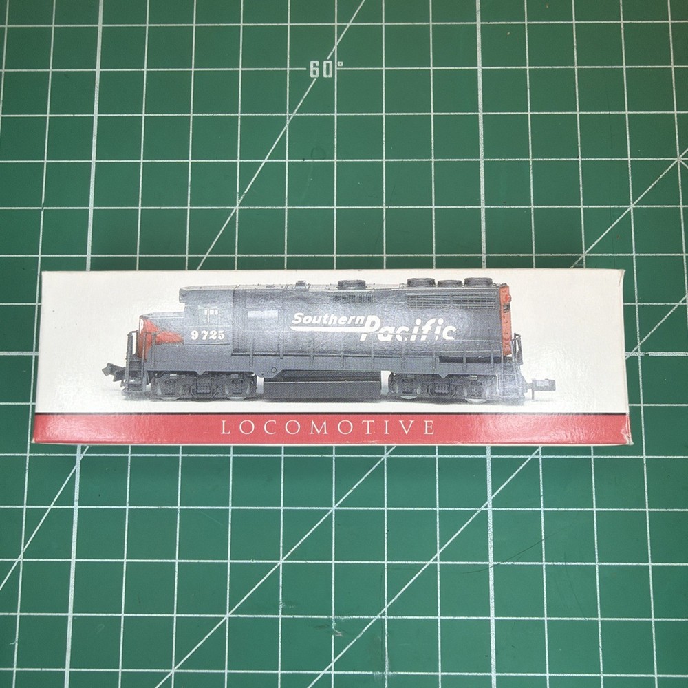 Southern Pacific Locomotive # 9725 Model Train No 418 High Speed N Scale w Box