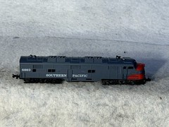 Nice ATLAS Southern Pacific Bloody Nose E-7 Diesel Locomotive N GAUGE