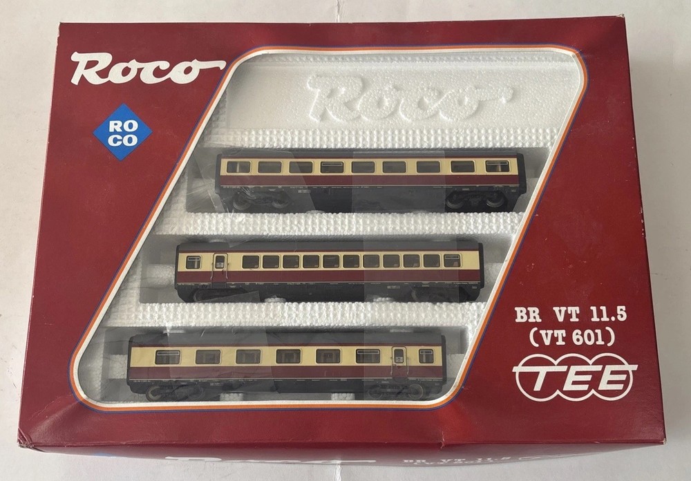 Roco HO Scale BR VT 11.5 (VT 601) Passenger Car Set #04183A Road #43011