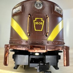 AHM TEMPO HO SCALE PENNSYLVANIA DIESEL ENGINE RUNNING F/R WITH HEADLIGHT