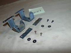 LIONEL 2343 – 2344 F-3 2 BATTERY BRACKETS WITH INSULATOR N157
