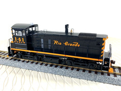 Athearn 95812 Rio Grande SW1000 Switcher #141, HO scale