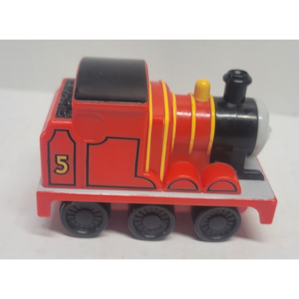 Mattel Thomas & Friends Take-n-Play James pull back Engine Die-Cast Train R9496