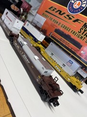 O Gauge Lionel BNSF 1603 maxi stack ready to run O gauge freight set