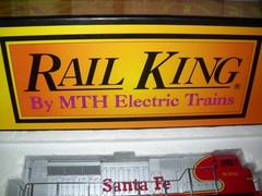 😎-RAIL KING by M.T.H. SANTA FE- #8300 3 RAIL–SD-90 MAC DIESEL w/PROTO SOUND😎