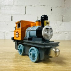 Bash – Thomas the Tank & Friends Take N Play Along Diecast Metal Push Trains