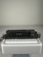 Bachmann Spectrum N Scale SP Southern Pacific 7346 Diesel Locomotive Gray Red