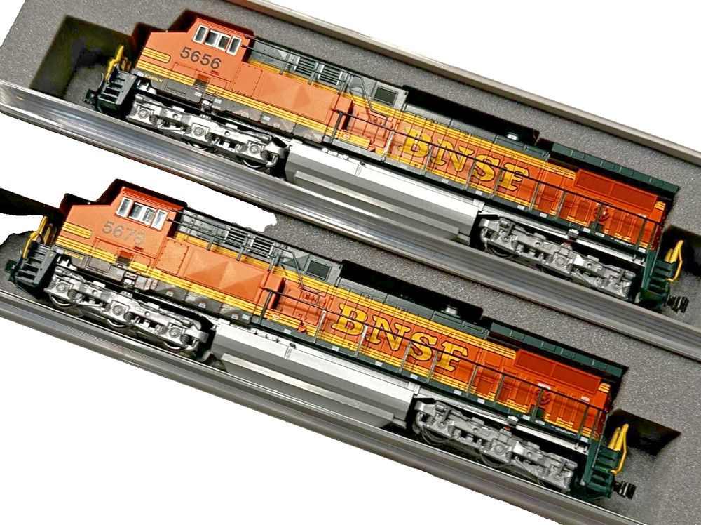 KATO 1767114 1767115 N GE AC4400CW 2- BNSF LOCOS 5678 5656 176-7114 176-7115