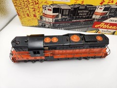 Athearn Freight Series GP-9 Milwaukee HI-F HO Scale Diesel Kit “Untested “