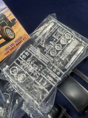 MPC 1/25 1984 GMC Pickup Model Kit Black MPC848 Plastics Car/Truck 1/24-1/25 REA