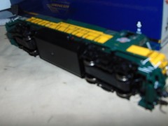 ATHEARN GENESIS HO 40541 CHICAGO NORTHWESTERN GP50 PHASE I DIESEL + BOX