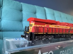 KATO 176-8946 N SCALE FEC FLORIDA EAST COAST GE ES44C4 GEVO LOCOMOTIVE #801