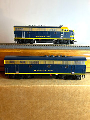 ATHEARN GENESIS #G2502 Santa Fe Freight EMD F-3A & B Diesel Locos #200C 1:87