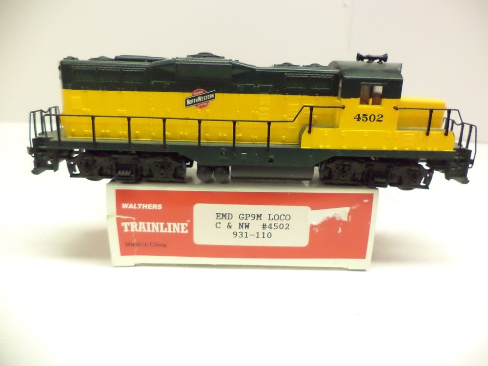 Walthers Ho 931-110, GP-9M locomotive, C&NW 4502