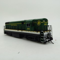 Bachmann Spectrum HO FM H16-44 Southern #2151 Baby Trainmaster Diesel Loco 81219