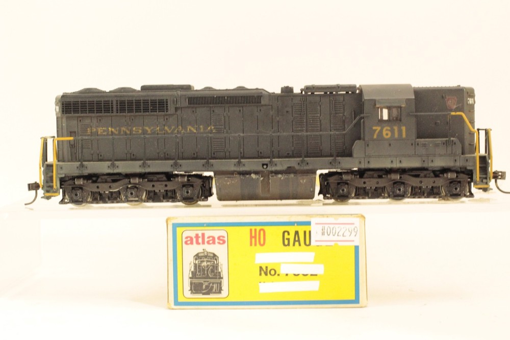 Weathered Atlas HO Scale Pennsylvania PRR #7611 EMD SD24 DC Powered Locomotive