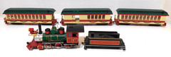 Bachmann Ho North Pole & Southern Locomotive #3 + Tender + 3 Passenger Car AS-IS