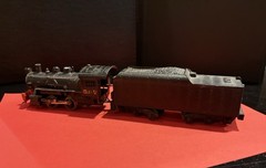 Vint. HO Gauge Black Diecast Unbranded Steam Locomotive 567 & Mantua Coal Tender