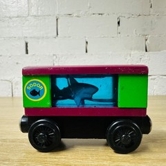 Aquarium Shark Car Pink Purple Green 2001 Thomas & Friends Wooden Railway Trains