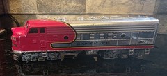 Santa Fe 307 HO Diesel Locomotive Red Silver Plastic Model Train Engine