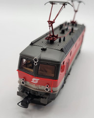NEW IN BOX Roco 43724 1044 240-8 Red/Grey High Aerators OBB LOCOMOTOVE HO Scale