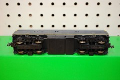 Bowser 691-3328 Santa Fe Freight F9-B Powered Diesel Locomotive HO (1)