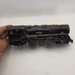Vintage Cast Iron Clockwork Wind-Up Toy Steam Locomotive Floor Train – As Found