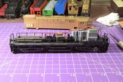 near TrkRdy U25B HO Locomotive, good working condition, lighted /DDF