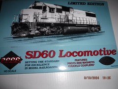PROTO 2000 CHICAGO & NORTHWESTERN HO SD60 LOCOMOTIVE #8017 ITEM #23483 BRAND NEW