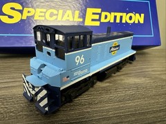 Athearn Special Edition HO RTR #2200 SW1000 Powered Diesel w/Caboose Set RTR NOS
