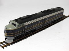 B&O E8/9 #28 Proto 2000 HO, DC, diesel engine