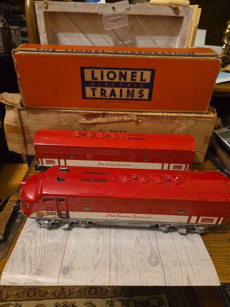 Vintage Lionel #2243 Texas Special F3 A+B diesel engine set UNTESTED AS IS
