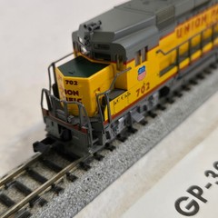 Atlas Kato 4728 N Scale Union Pacific EMD GP30 Loco. Runs.