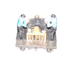 HO Scale Bachmann Gandy Dancer Powered Hand Car Blue Shirts w/ Metal Trains