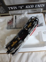 K-Line K2126 SF Twin ALCOs SF AA Diesel Engine Set O-Gauge (One Dummy) Open Box