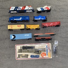 Tyco HO Gauge Locomotive & Caboose 1776 Train Lot Conrail Swift Life Like