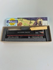 Athearn 4328 HO Southern Pacific RR Trainmaster DUMMY LOCOMOTIVE Black Widow NIB