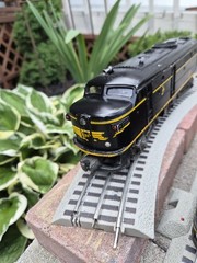 Lionel 2032 O Scale Erie F-3 AB Diesel Powered & Non-Powered LOCOMOTIVE SET RUNS