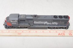HO Athearn Genesis Southern Pacific SD70M Diesel Locomotive #9810 DCC Ready