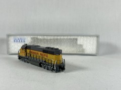 N Kato Missouri Pacific UP Paint GP50 #3528 MTL Couplers