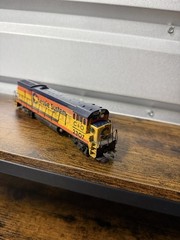Athearn HO GE U30B Chessie System C&O #2307 Powered – Runs