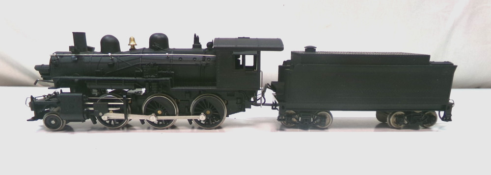 HO gauge Mehano 2-6-0 steam engine (lot A7999)