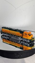 Kato N Scale EMD SD70MAC BNSF Heritage II #9959 – Nose Headlight – Unused