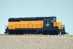 USA Trains G Scale R22460 C&NW North Western GREEN/YELLOW GP30 Locomotive GP-30