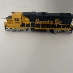 Life-Like HO Scale Santa Fe 3600 Diesel Locomotive Blue Yellow Train Engine